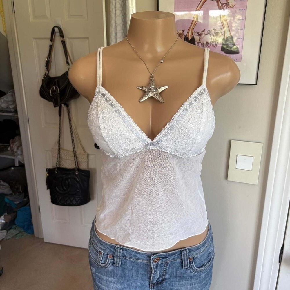 00s white v neck bow cami (size L)